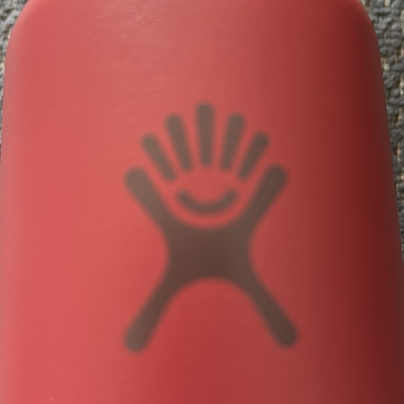 Hydro Flask - 18oz. - Picture 2 of 6